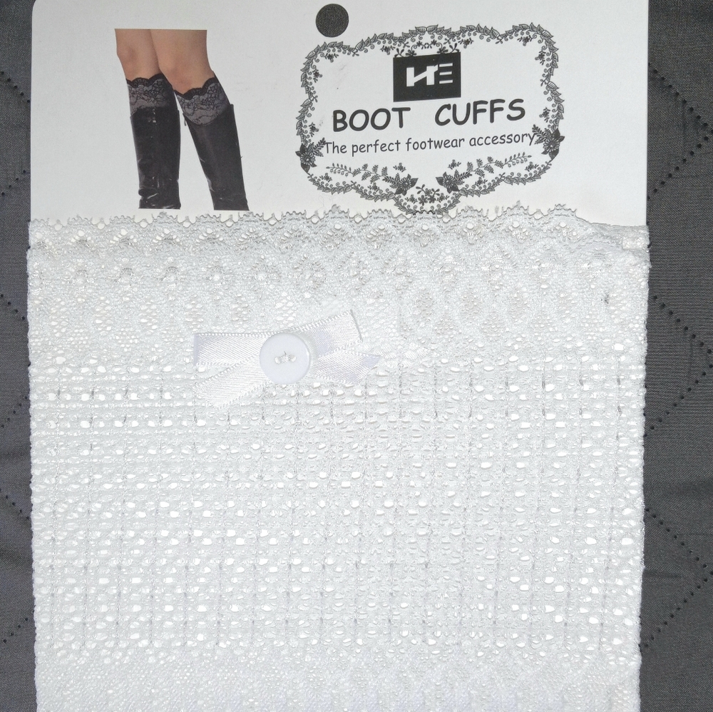 Boot cuffs white lacey with side button detail NIP